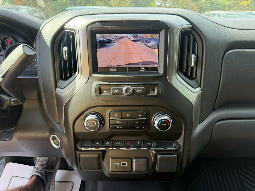 Used 2025 Chevrolet Silverado 1500 Custom image 6