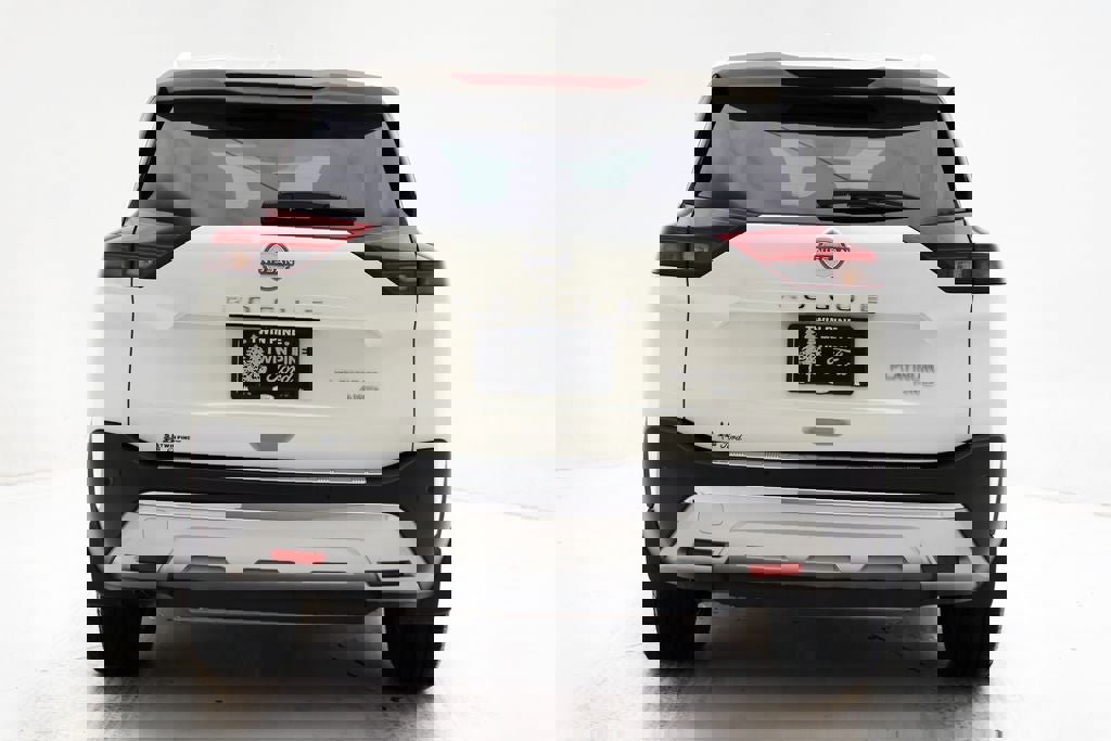 Used 2023 Nissan Rogue Platinum w/ Platinum Premium Package image 7