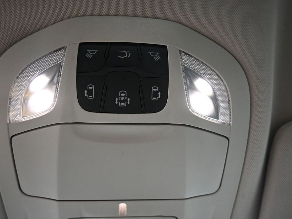 Used 2023 Chrysler Pacifica Touring-L FWD image 19