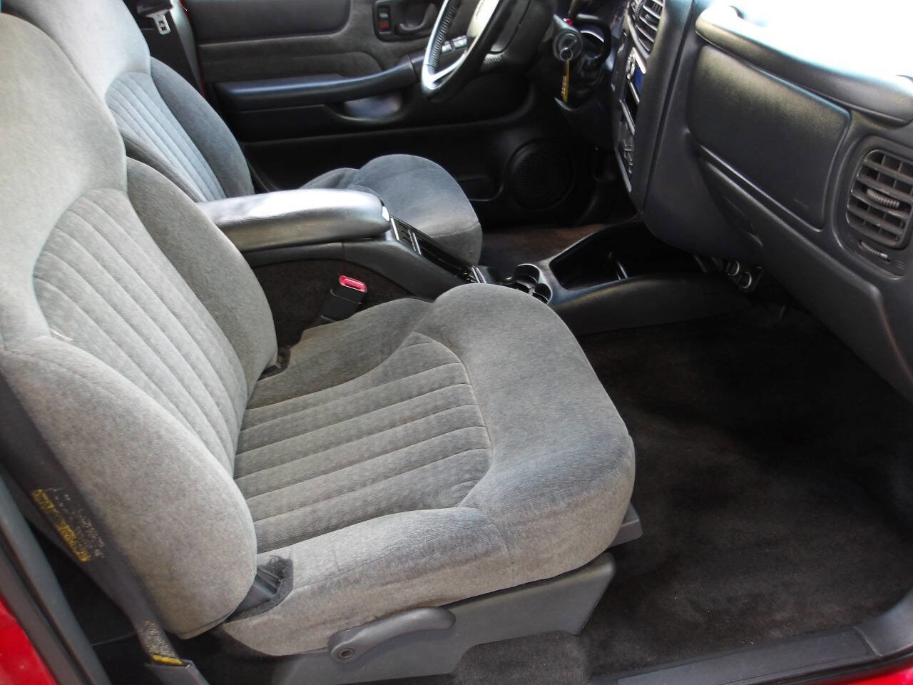 Used 2002 Chevrolet Blazer LS w/ Preferred Equipment Group image 6