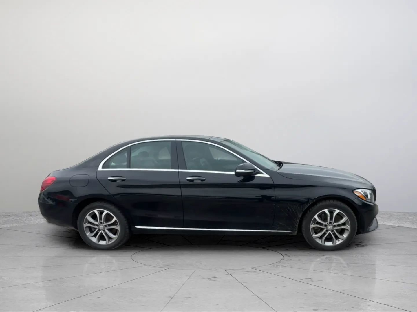 Used 2015 Mercedes-Benz C 300 4MATIC Sedan image 6