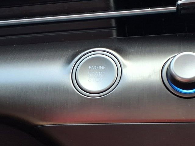 Used 2025 Hyundai Kona SEL FWD image 17
