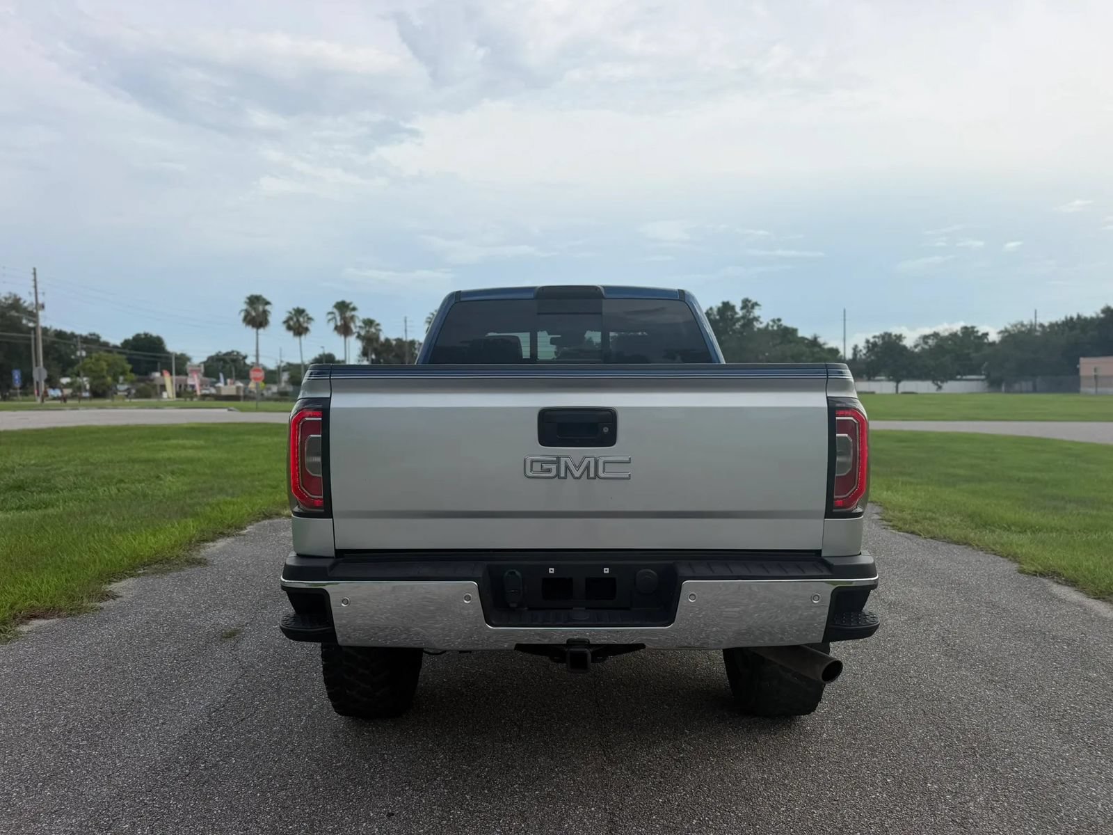 Used 2016 GMC Sierra 1500 SLT w/ Enhanced Driver Alert Package AWD/4WD image 6