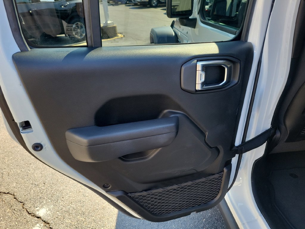 Used 2026 Jeep Gladiator Mojave AWD/4WD image 18