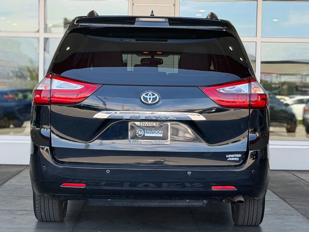 Certified 2017 Toyota Sienna Limited image 12