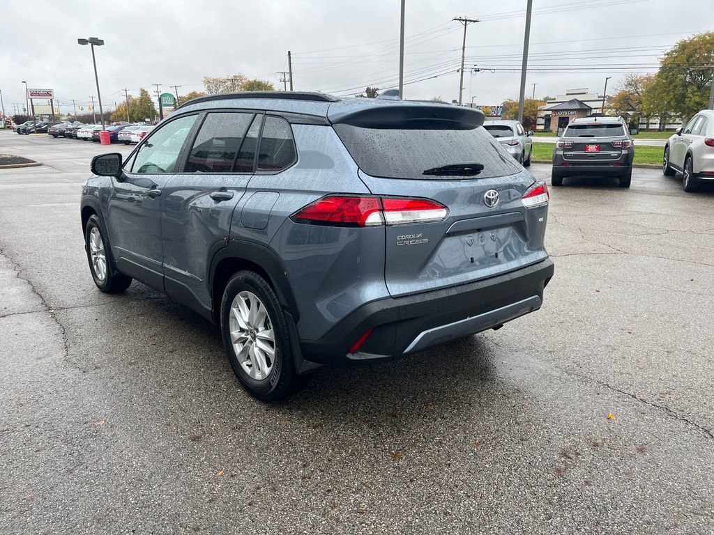 Certified 2024 Toyota Corolla Cross LE image 3