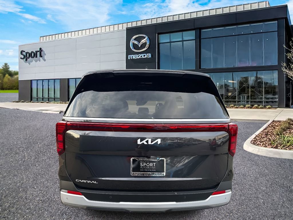 Used 2026 Kia Carnival image 4