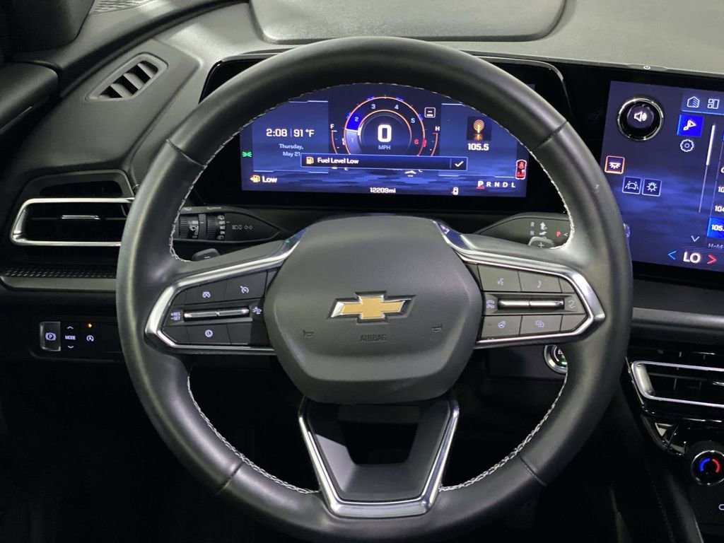 Used 2026 Chevrolet Traverse LT FWD image 16