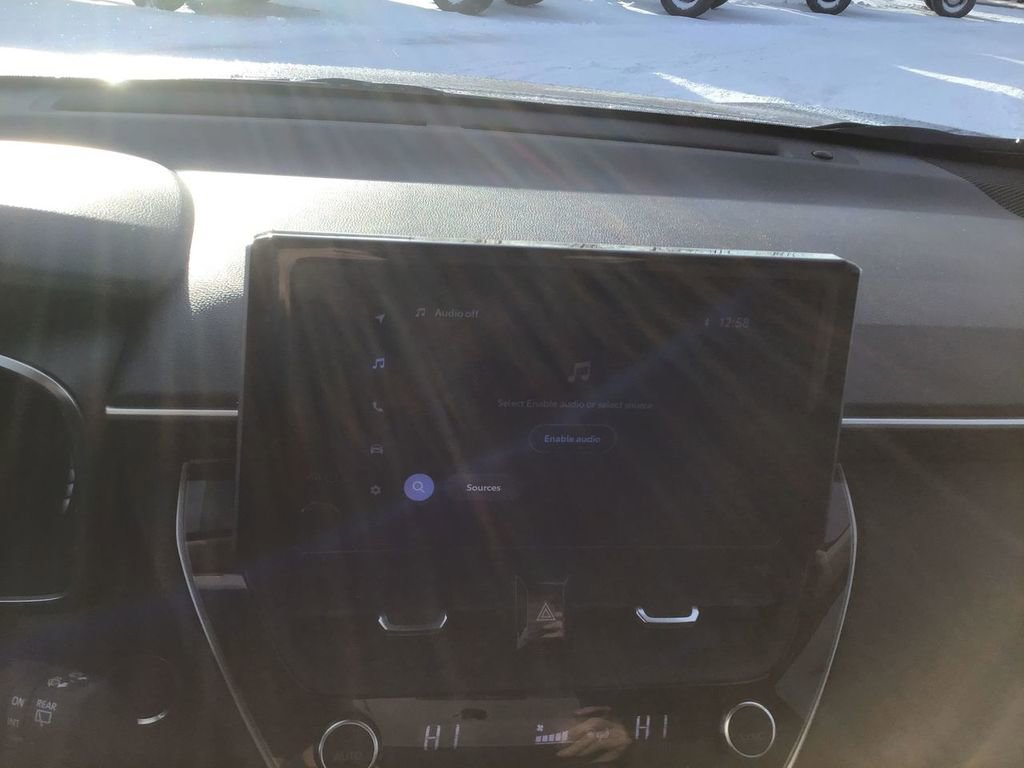 Used 2023 Toyota Corolla Cross XLE w/ Convenience Package image 14