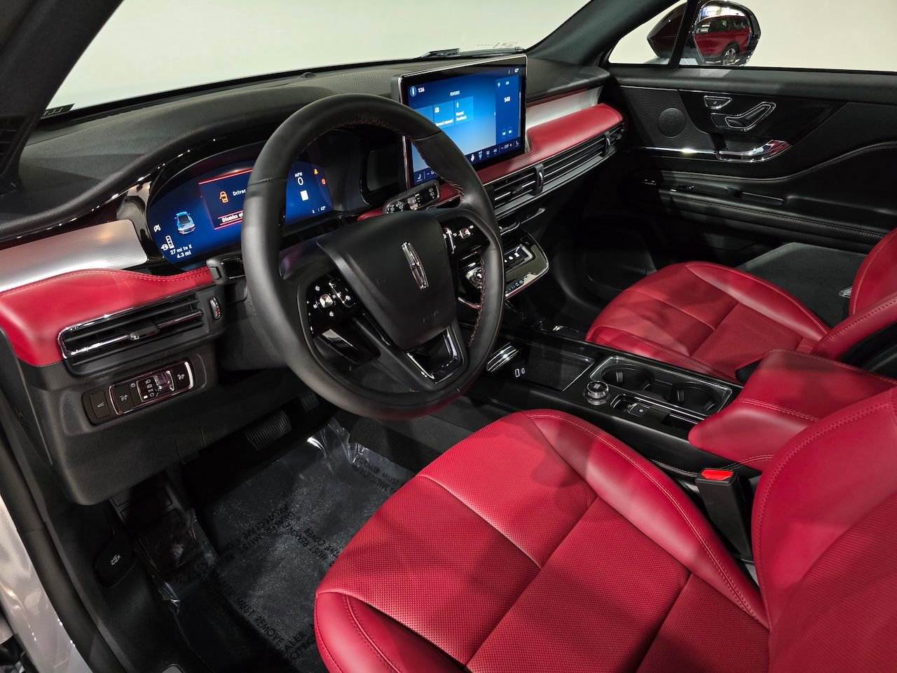 New 2025 Lincoln Corsair Reserve w/ Jet Appearance Package image 19