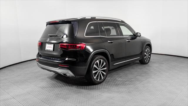 Used 2022 Mercedes-Benz GLB 250 w/ Premium Package image 8