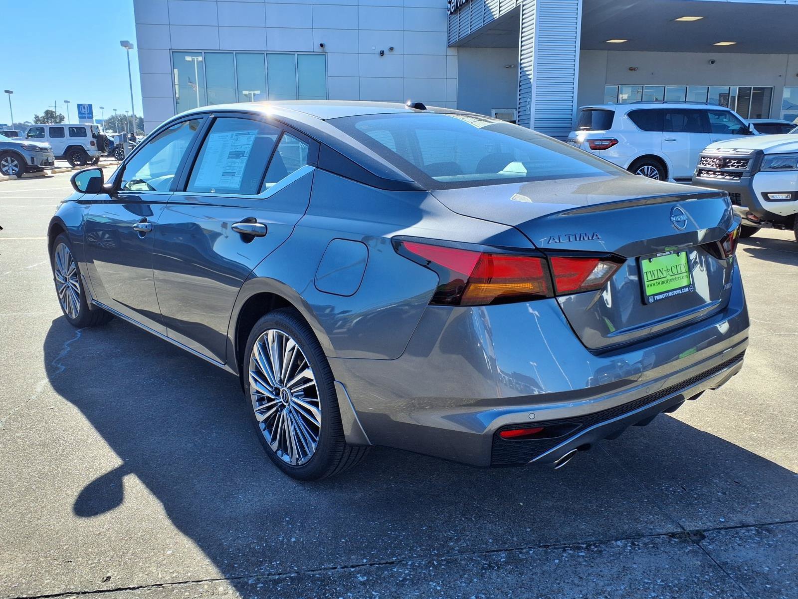 New 2026 Nissan Altima 2.5 SV w/ SV Premium Package AWD/4WD image 2