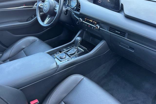 Used 2019 MAZDA MAZDA3 Hatchback w/ Premium Package FWD image 16