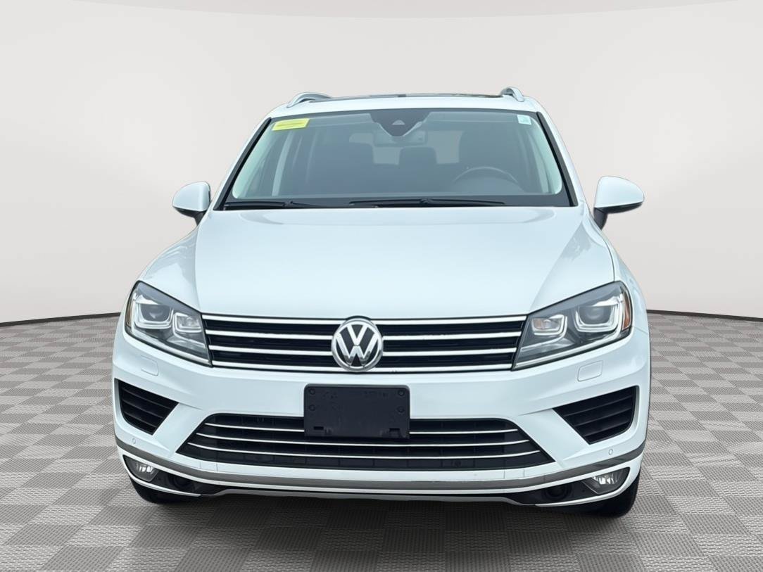 Used 2016 Volkswagen Touareg VR6 AWD/4WD image 2