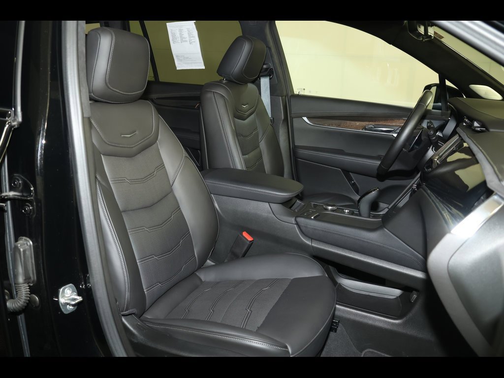 Used 2024 Cadillac XT6 Sport w/ Platinum Package image 33