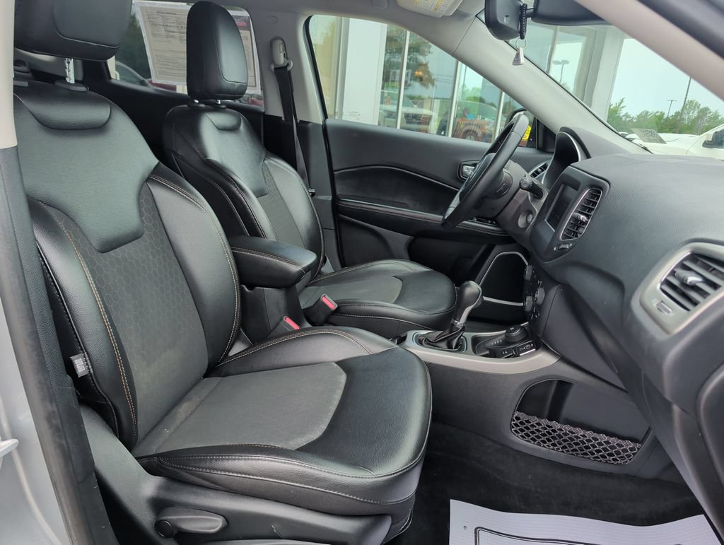 Used 2019 Jeep Compass Latitude w/ Popular Equipment Group AWD/4WD image 20