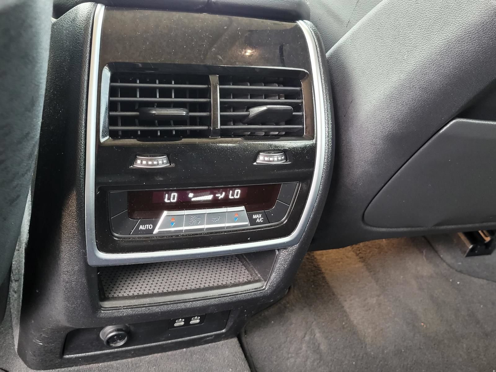 Used 2019 BMW X7 xDrive50i w/ Premium Package AWD/4WD image 21