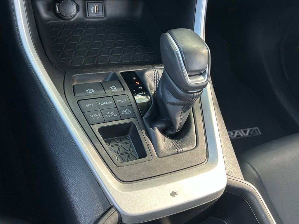 Used 2023 Toyota RAV4 XLE Premium image 24