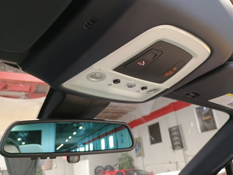Used 2016 Rolls-Royce Dawn RWD image 27