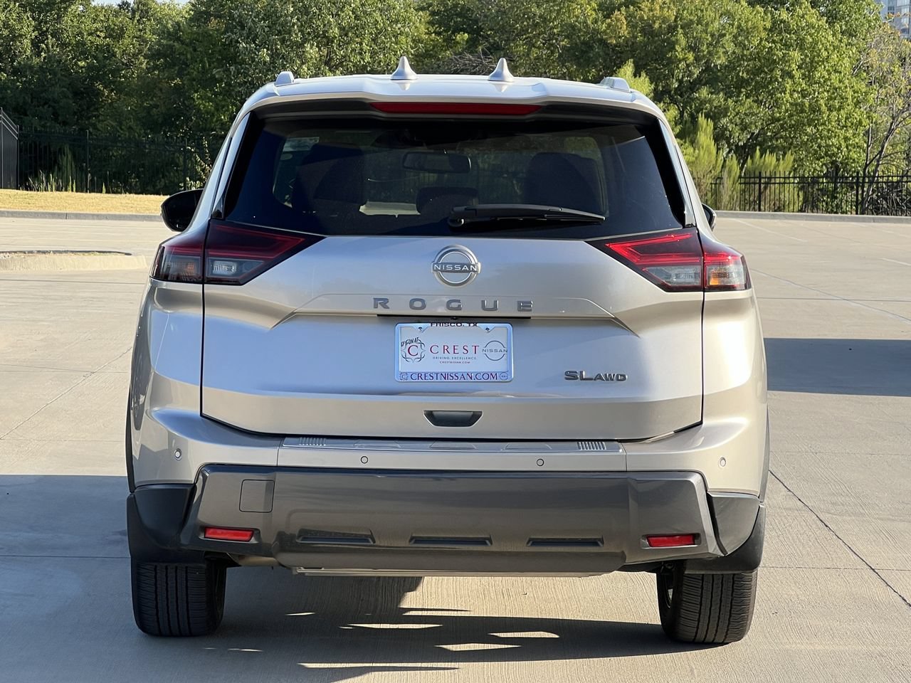 Certified 2025 Nissan Rogue SL w/ Tech Package AWD/4WD image 4