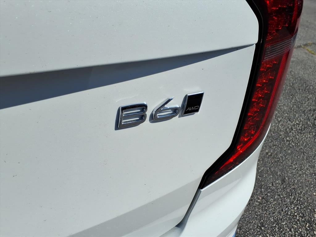 New 2026 Volvo XC90 B6 Plus w/ Protection Package Premier AWD/4WD image 6