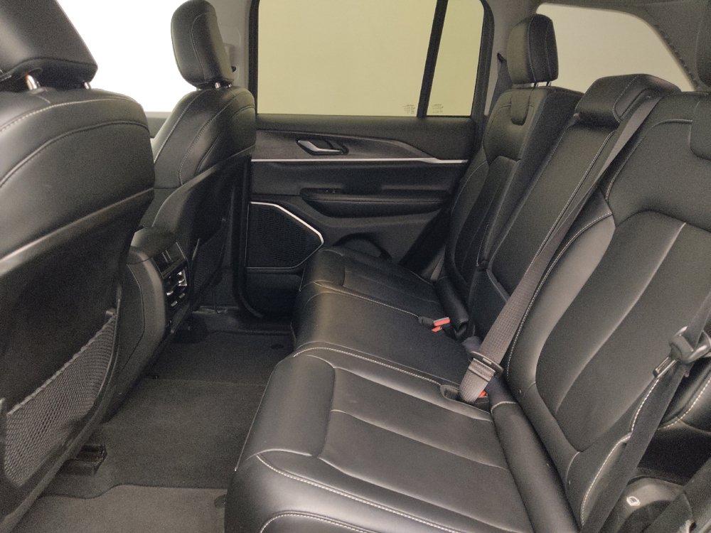 Used 2022 Jeep Grand Cherokee Limited RWD image 18