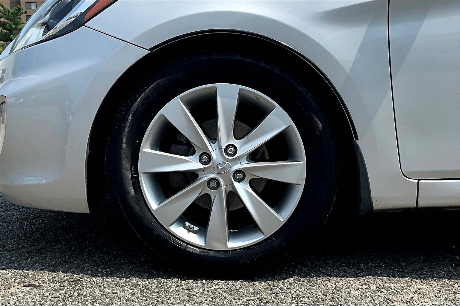 Used 2013 Hyundai Accent SE FWD image 8