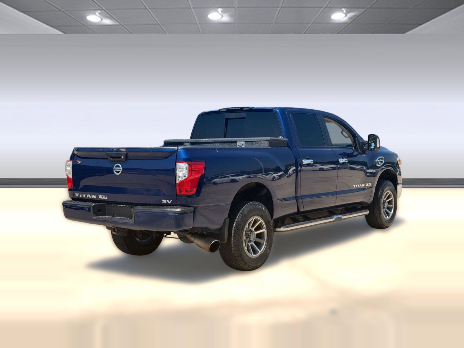 Used 2017 Nissan Titan SV RWD image 9