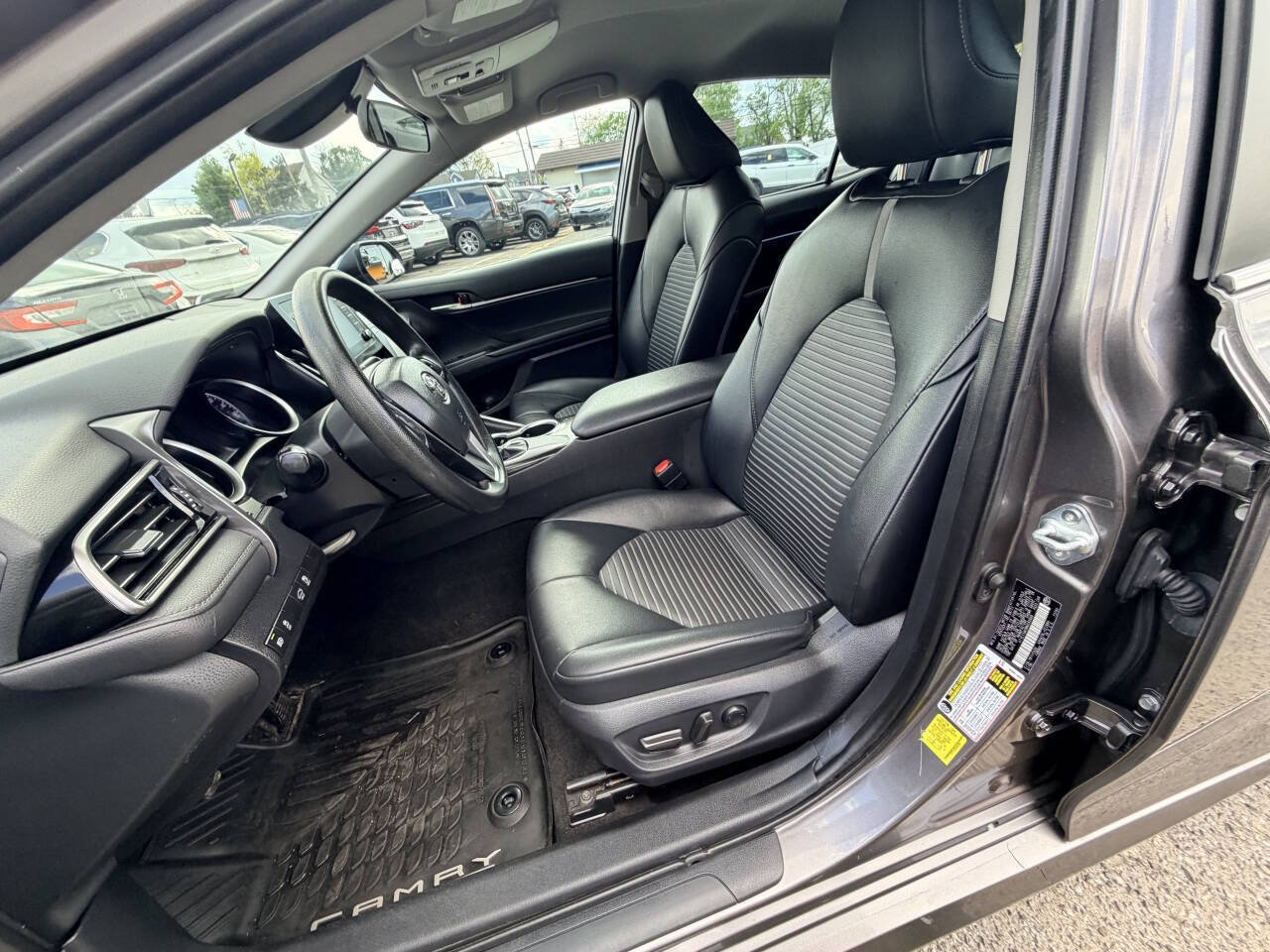 Used 2021 Toyota Camry LE FWD image 37