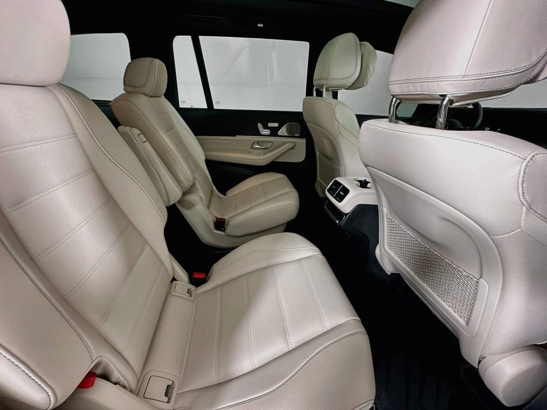Certified 2026 Mercedes-Benz GLS 580 4MATIC image 31