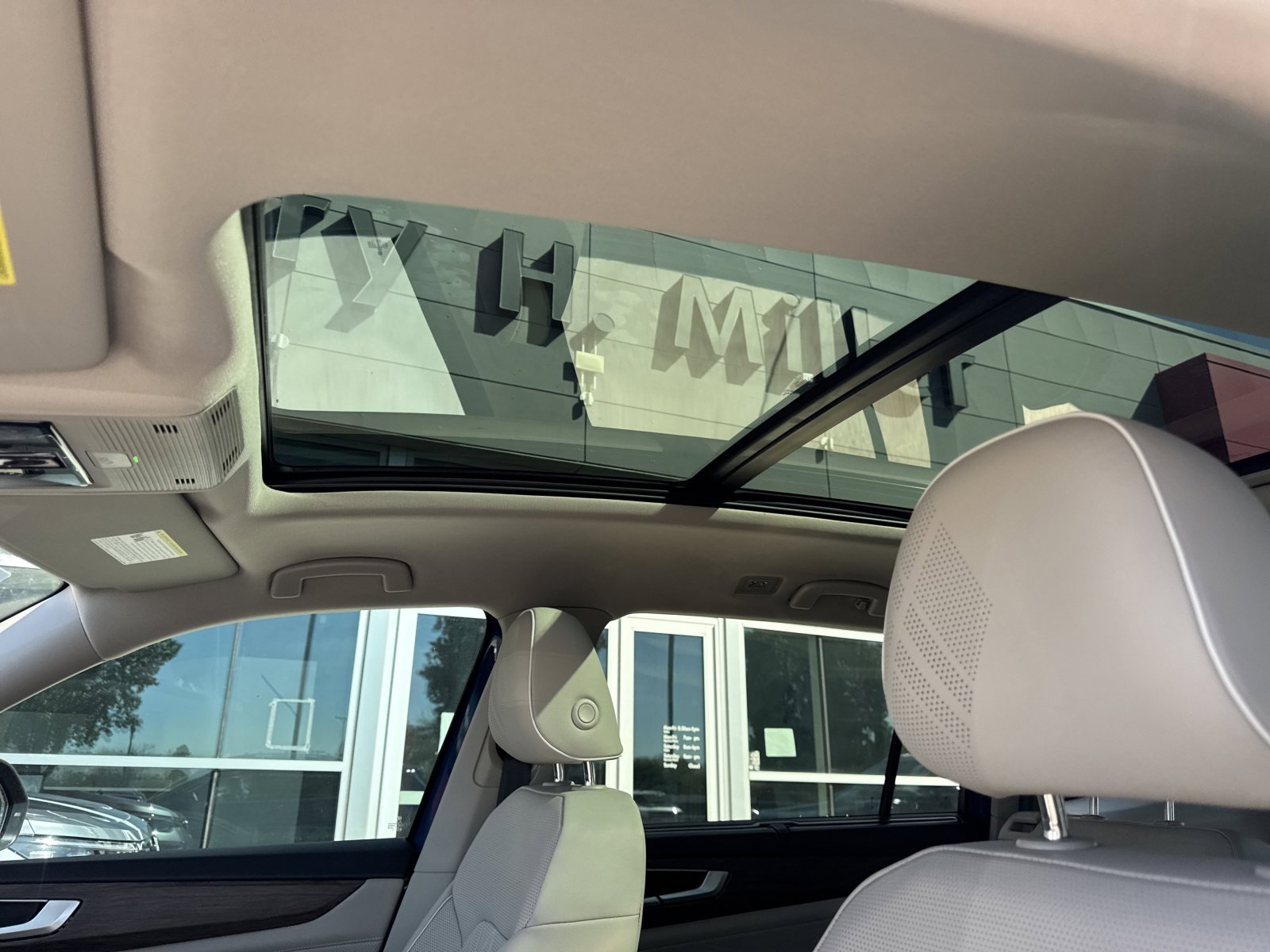 New 2026 Volkswagen Atlas SEL Premium R-Line image 17