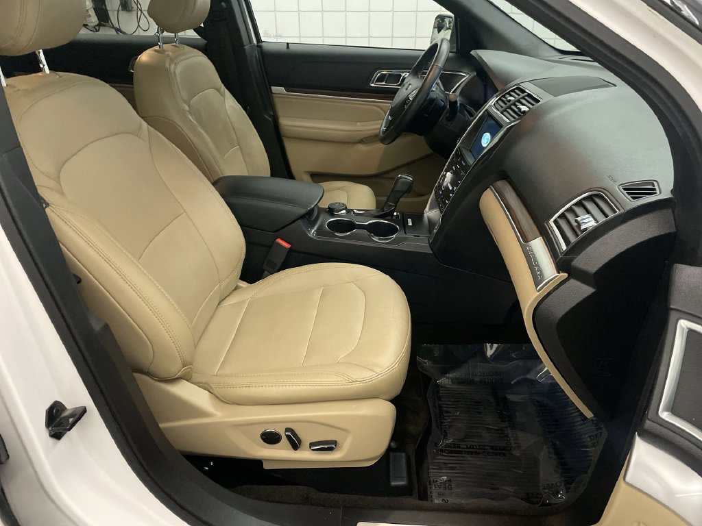 Used 2017 Ford Explorer Limited AWD/4WD image 22