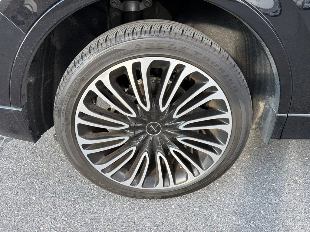 Certified 2025 Lincoln Aviator Black Label AWD/4WD image 11
