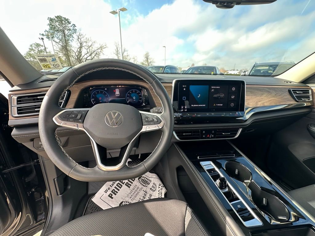 Used 2024 Volkswagen Atlas SE image 12