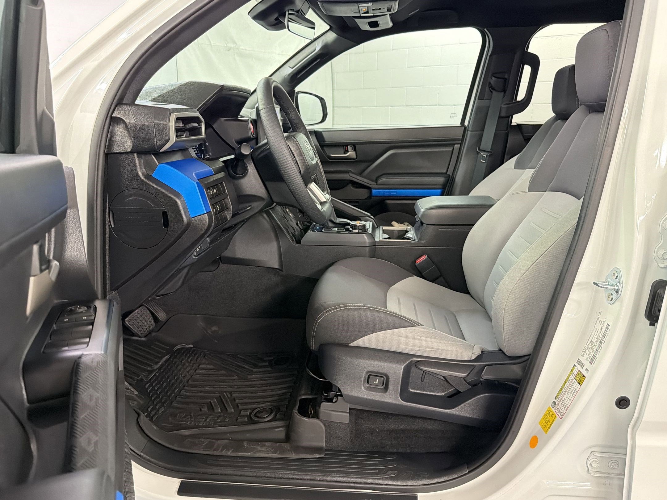 Used 2025 Toyota Tacoma TRD Off-Road image 5