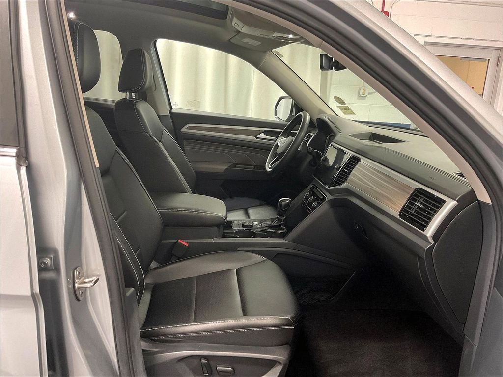 Used 2023 Volkswagen Atlas SEL AWD/4WD image 11