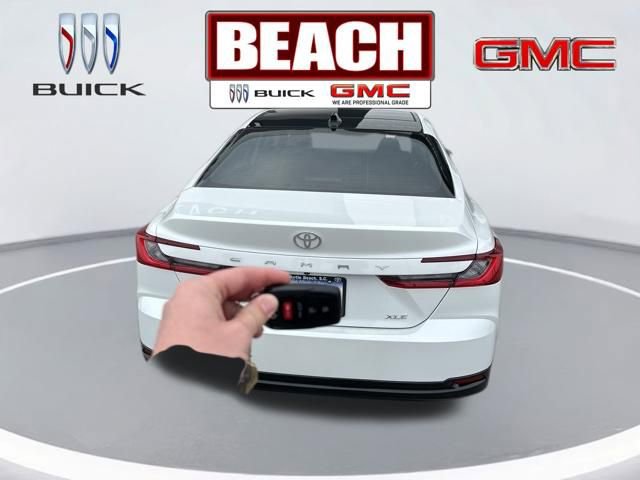 Used 2025 Toyota Camry XLE image 4