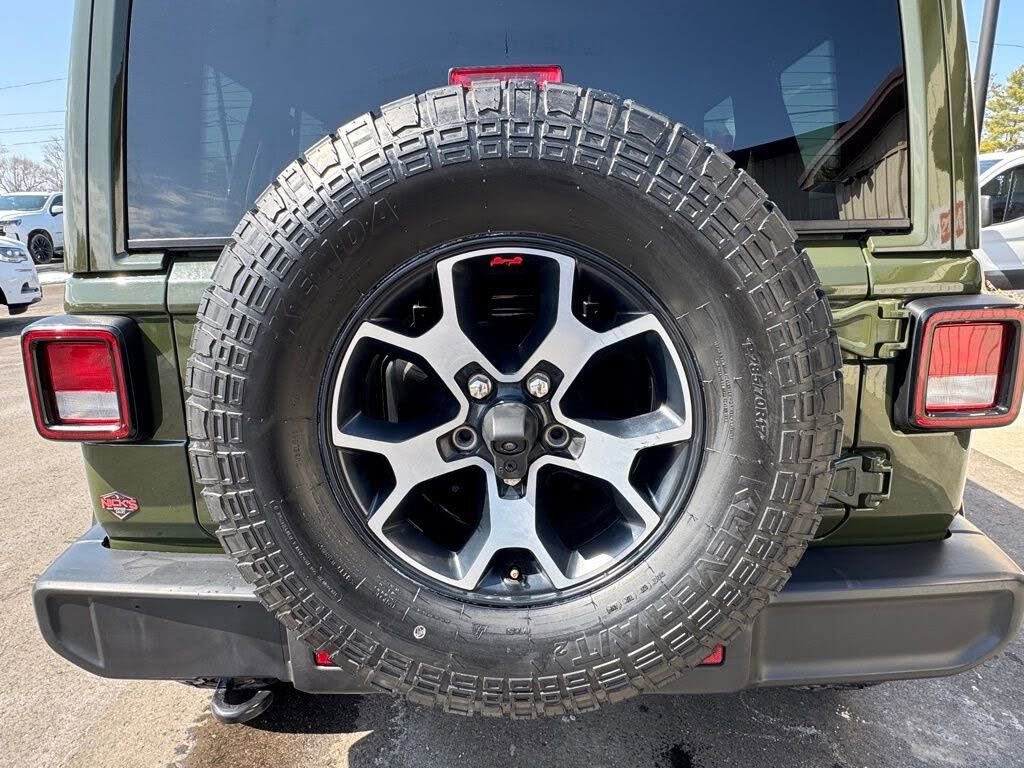 Used 2023 Jeep Wrangler Sahara AWD/4WD image 56