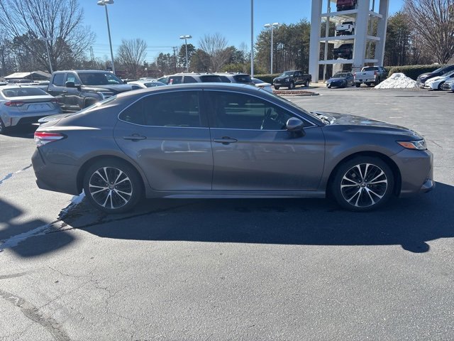 Used 2020 Toyota Camry SE image 5
