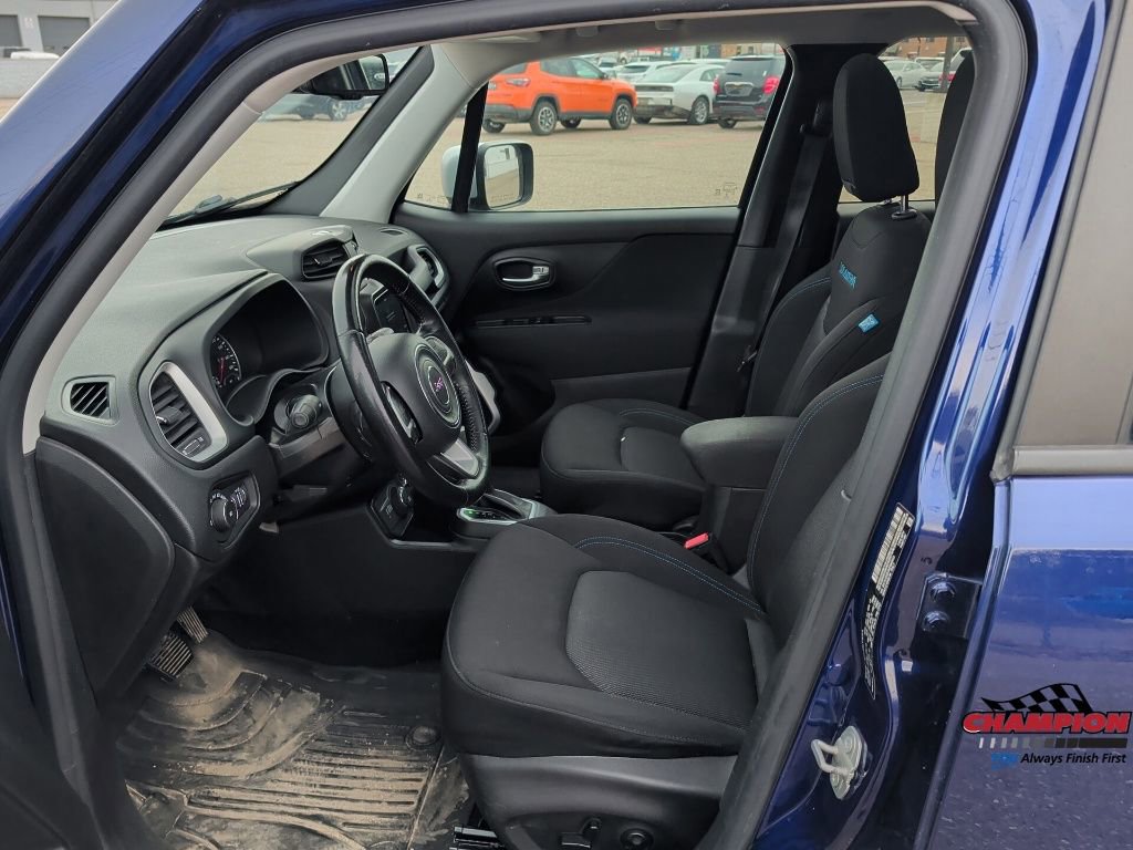 Used 2021 Jeep Renegade Latitude w/ Convenience Group AWD/4WD image 14