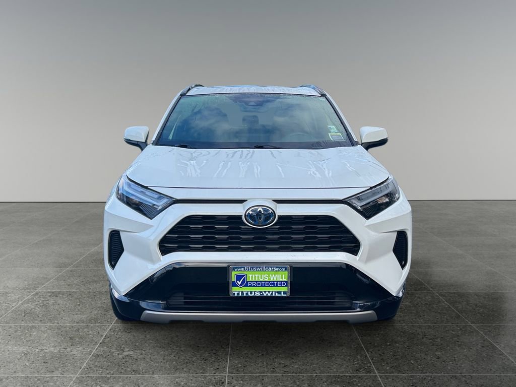 Used 2022 Toyota RAV4 SE image 2