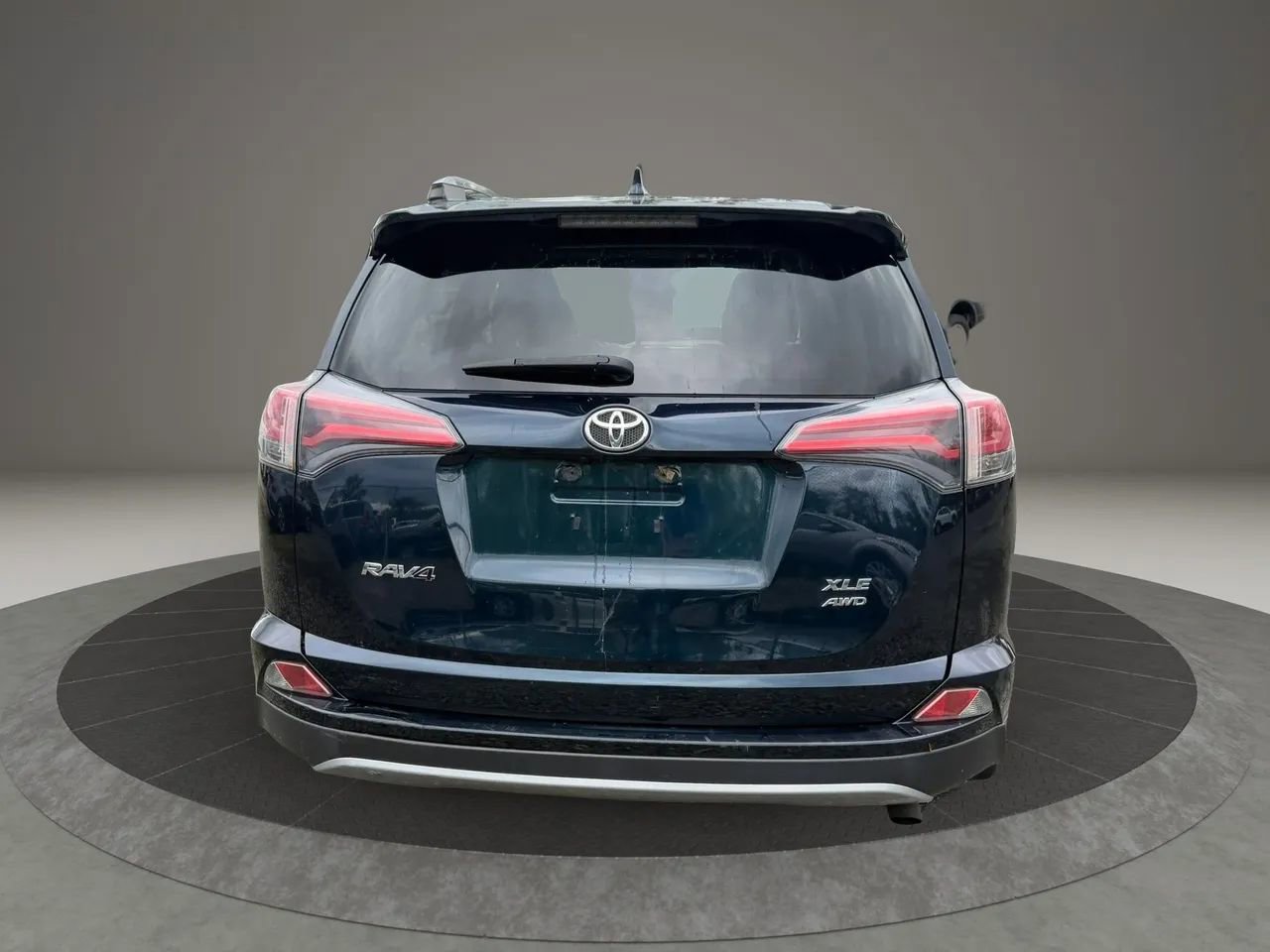 Used 2018 Toyota RAV4 XLE w/ Plus Extra Value Package AWD/4WD image 6