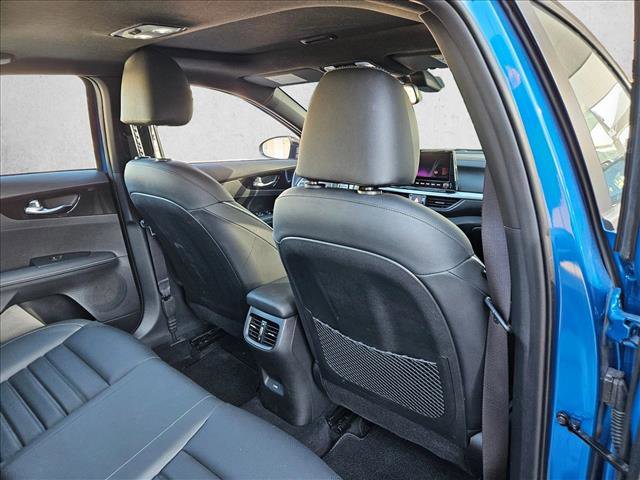 Used 2021 Jaguar F-PACE R-Dynamic S image 19