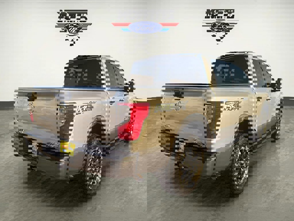 Used 2019 Nissan Titan PRO-4X w/ Pro-4x Convenience Package image 5