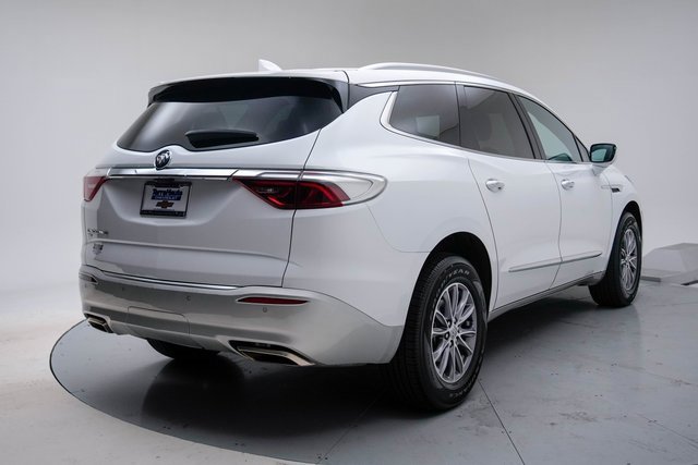 Used 2024 Buick Enclave Premium image 10