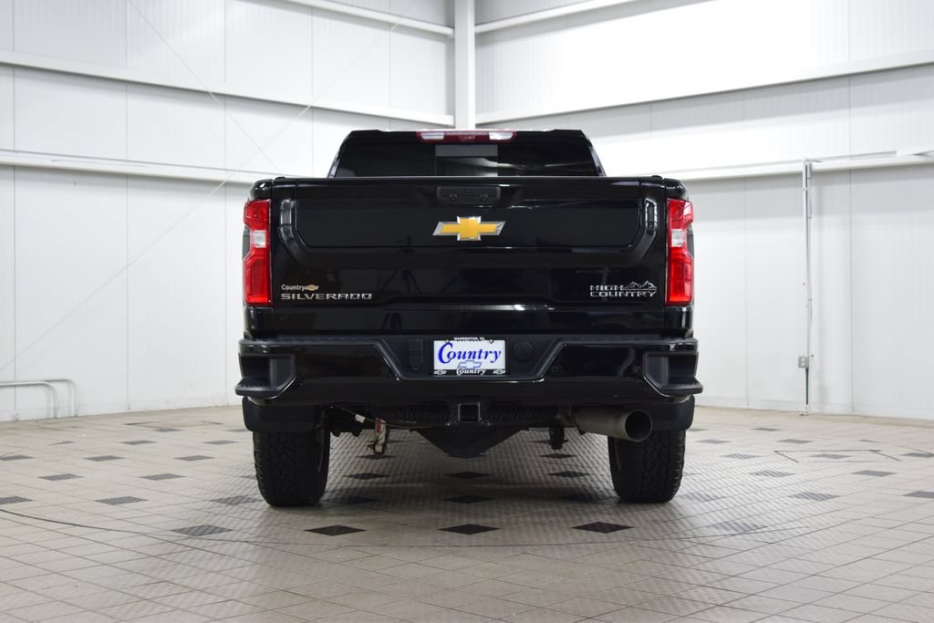 Used 2024 Chevrolet Silverado 2500 High Country w/ Technology Package AWD/4WD image 7