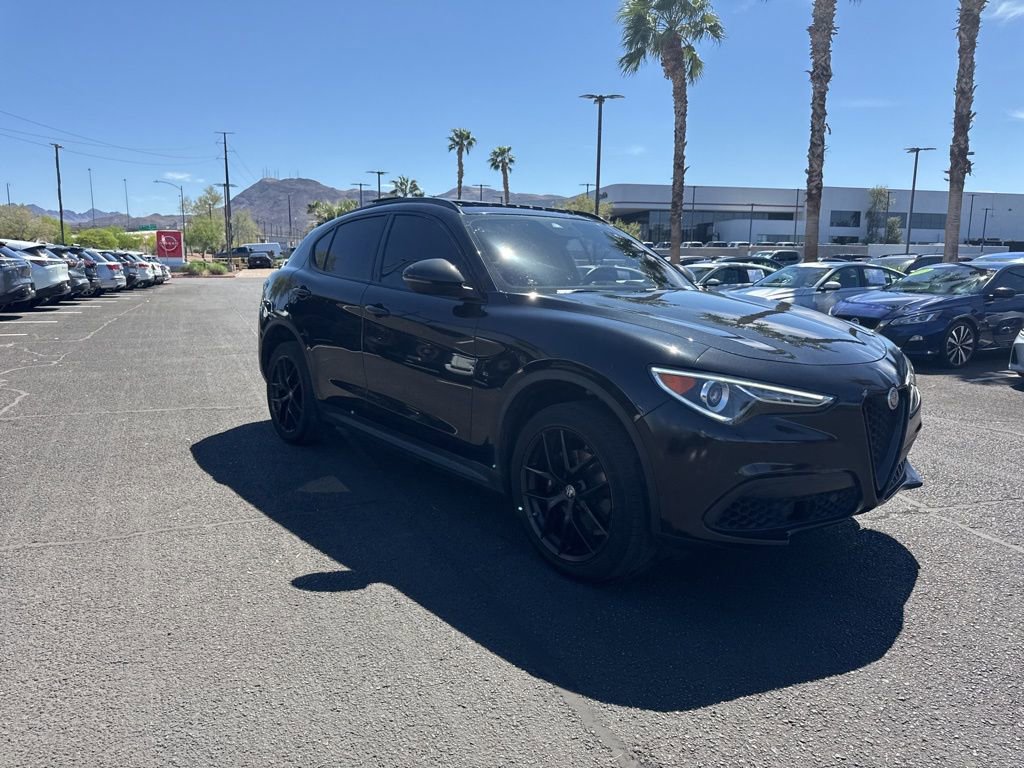 Used 2020 Alfa Romeo Stelvio w/ Nero Edizione image 4