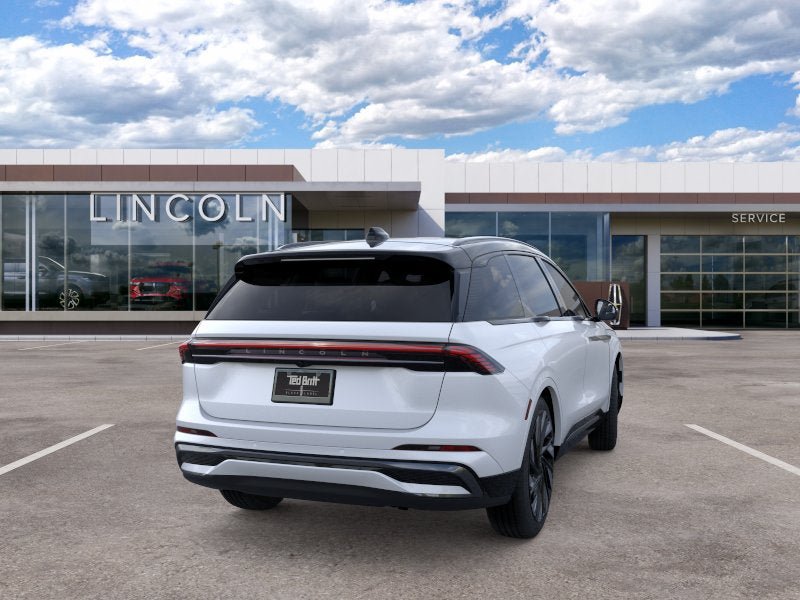 New 2026 Lincoln Nautilus Reserve w/ Jet Appearance Package AWD/4WD image 8