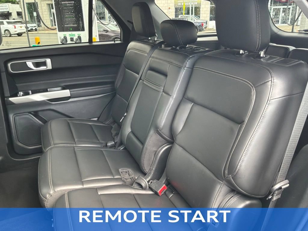 Used 2023 Ford Explorer XLT w/ Equipment Group 202A AWD/4WD image 16
