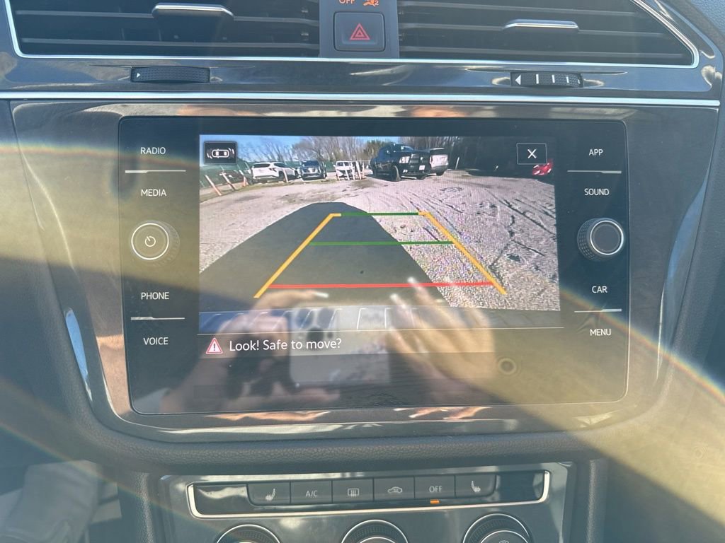 Used 2024 Volkswagen Tiguan SE image 9